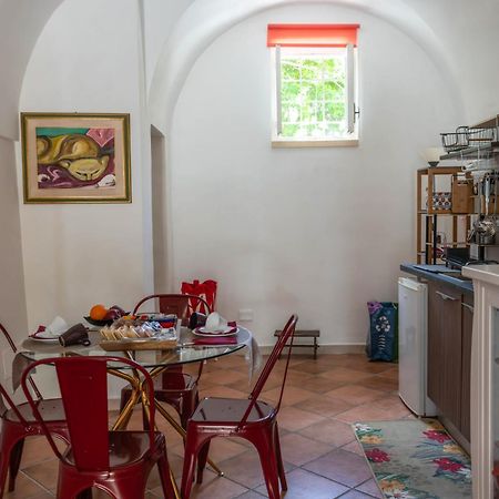B&B Corte Dei Memoli Di Margiotta Giuseppina Lecce Eksteriør billede