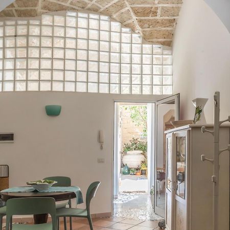 B&B Corte Dei Memoli Di Margiotta Giuseppina Lecce Eksteriør billede