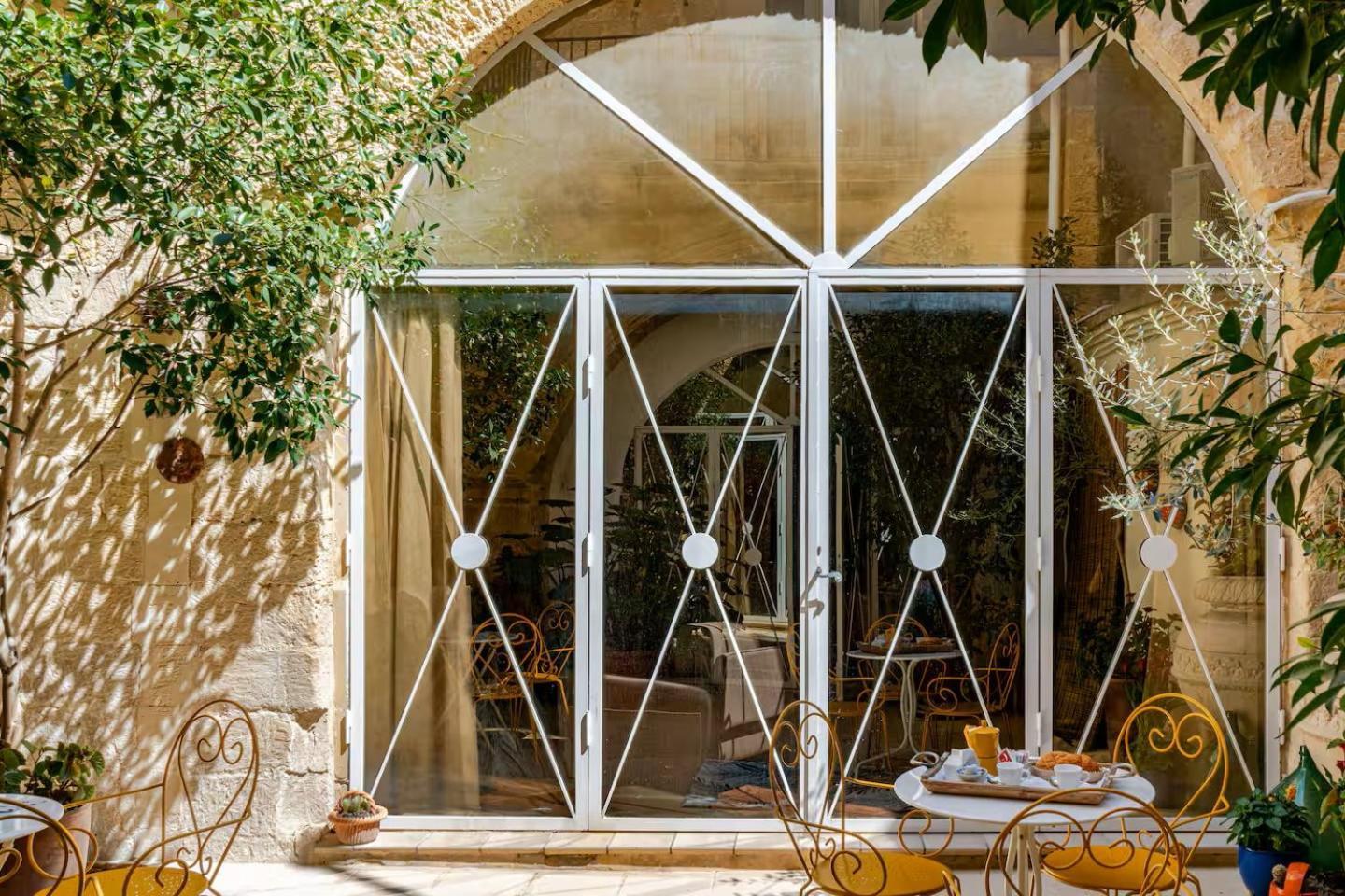 B&B Corte Dei Memoli Di Margiotta Giuseppina Lecce Eksteriør billede