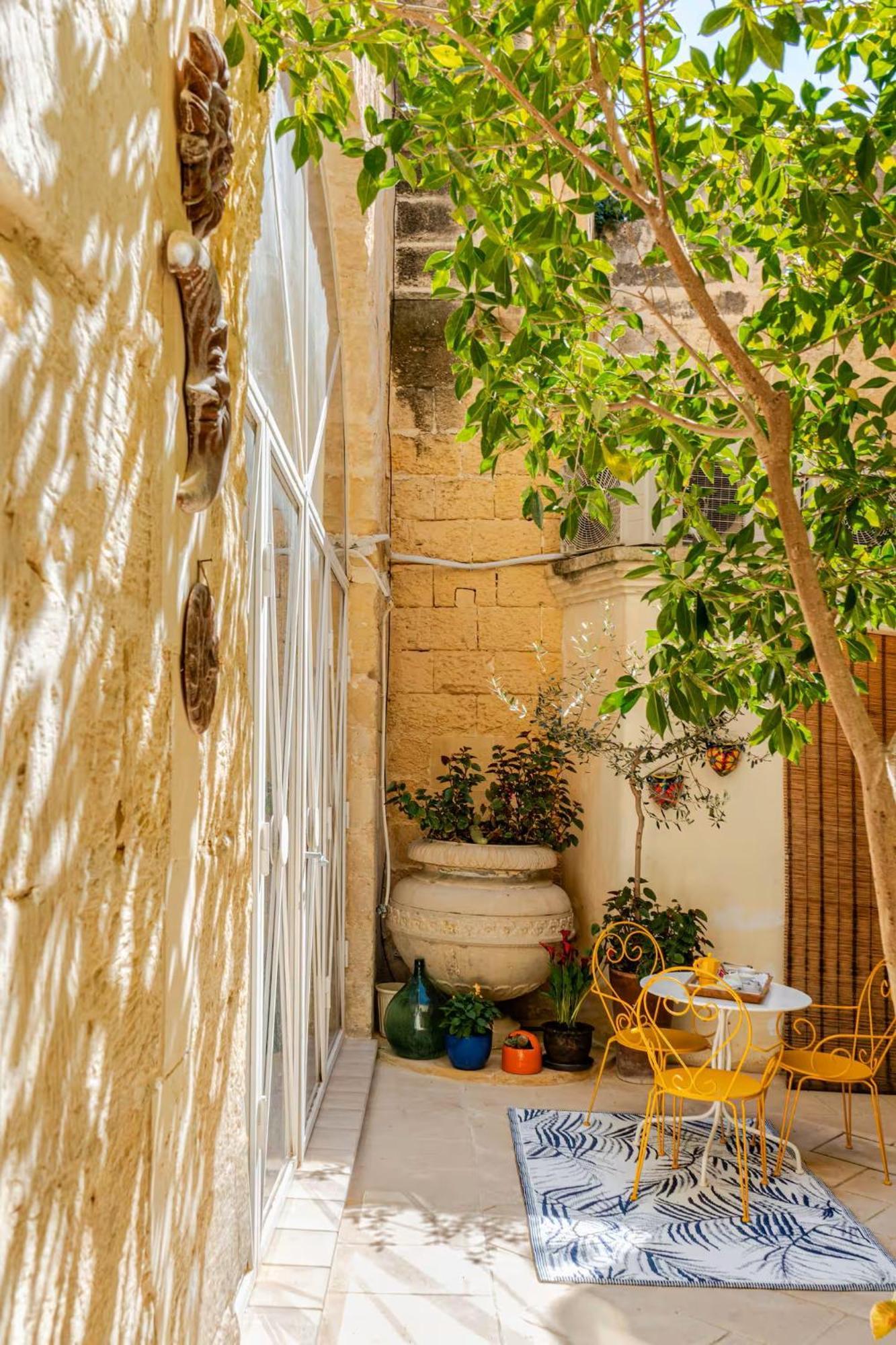 B&B Corte Dei Memoli Di Margiotta Giuseppina Lecce Eksteriør billede