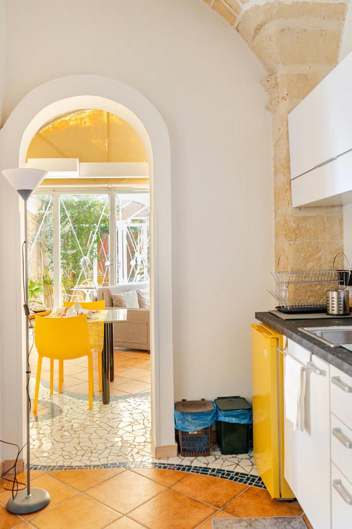 B&B Corte Dei Memoli Di Margiotta Giuseppina Lecce Eksteriør billede