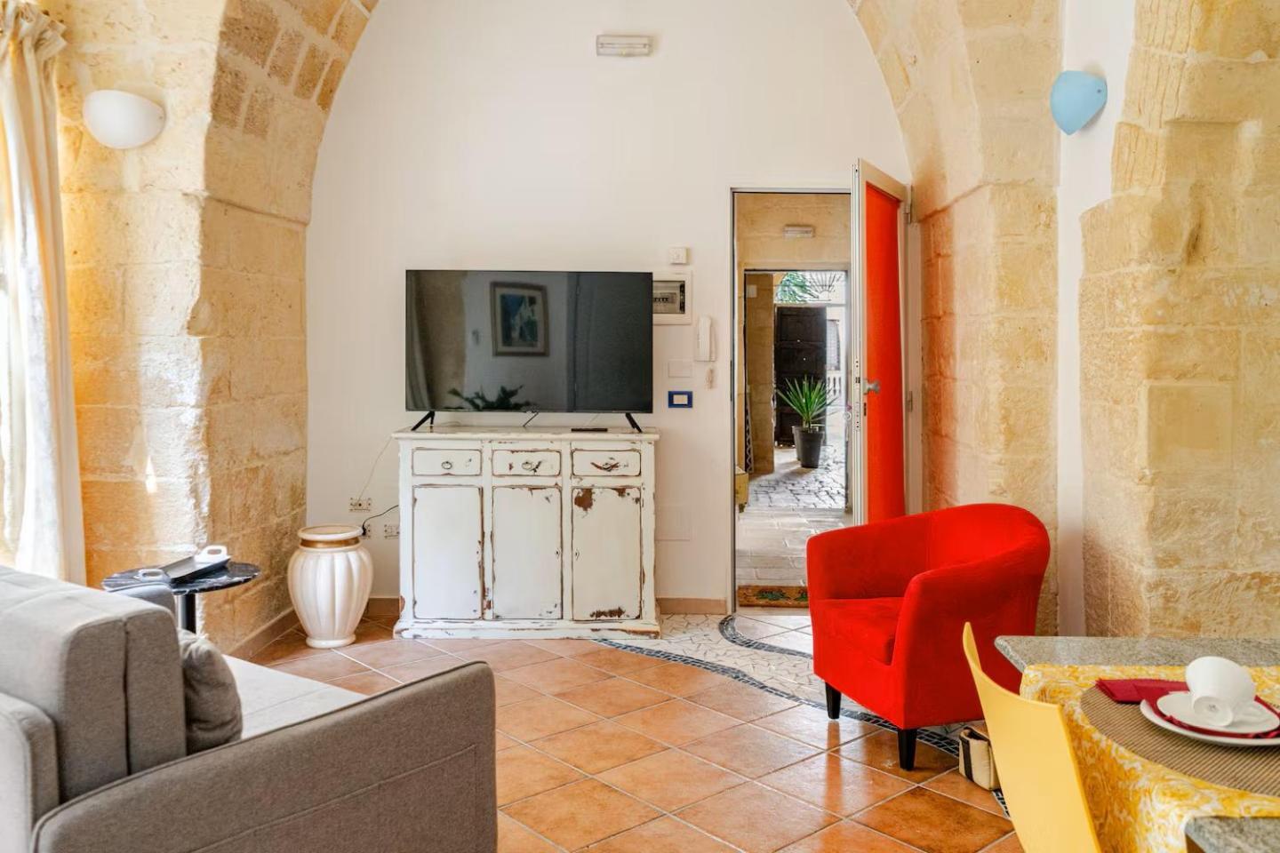 B&B Corte Dei Memoli Di Margiotta Giuseppina Lecce Eksteriør billede