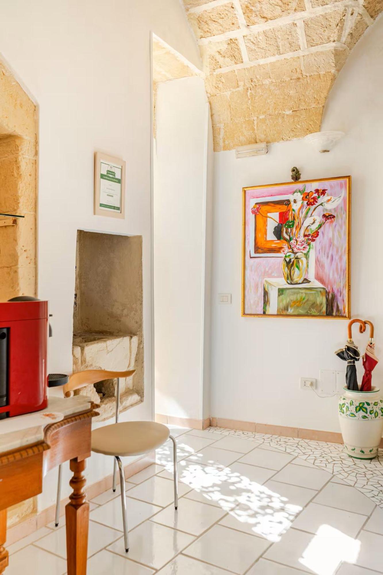 B&B Corte Dei Memoli Di Margiotta Giuseppina Lecce Eksteriør billede