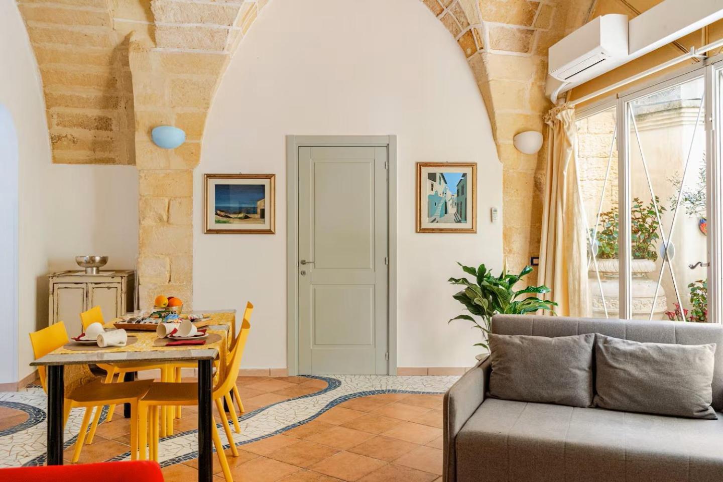 B&B Corte Dei Memoli Di Margiotta Giuseppina Lecce Eksteriør billede