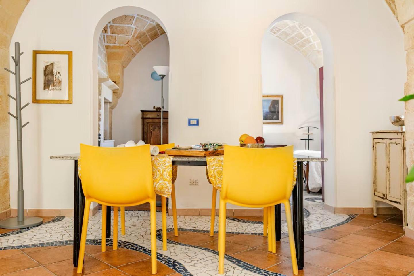 B&B Corte Dei Memoli Di Margiotta Giuseppina Lecce Eksteriør billede