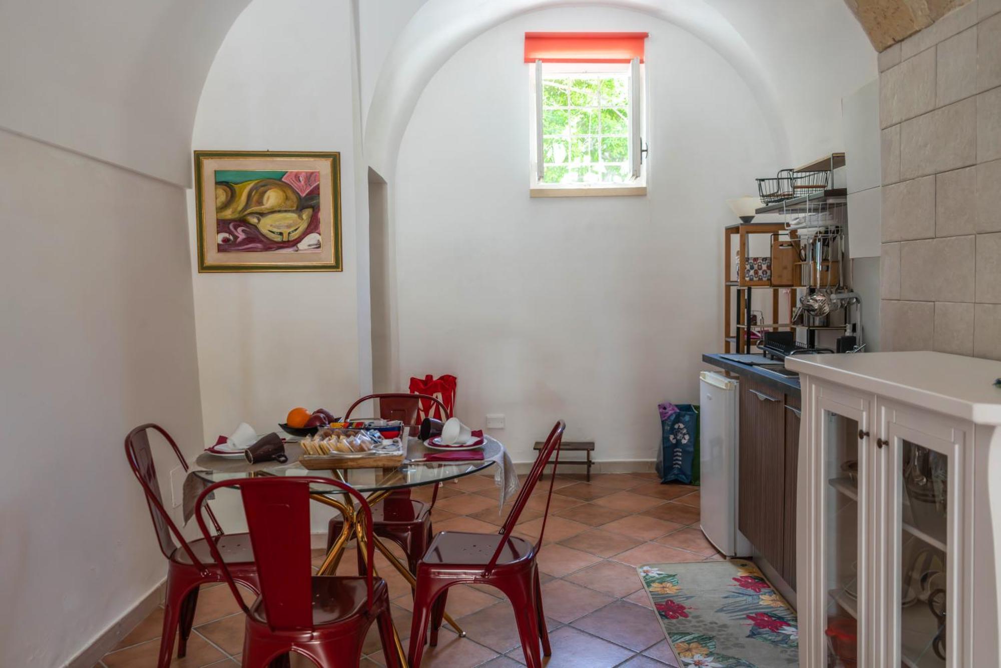 B&B Corte Dei Memoli Di Margiotta Giuseppina Lecce Eksteriør billede