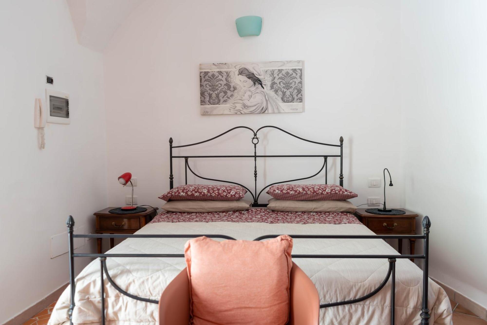 B&B Corte Dei Memoli Di Margiotta Giuseppina Lecce Eksteriør billede