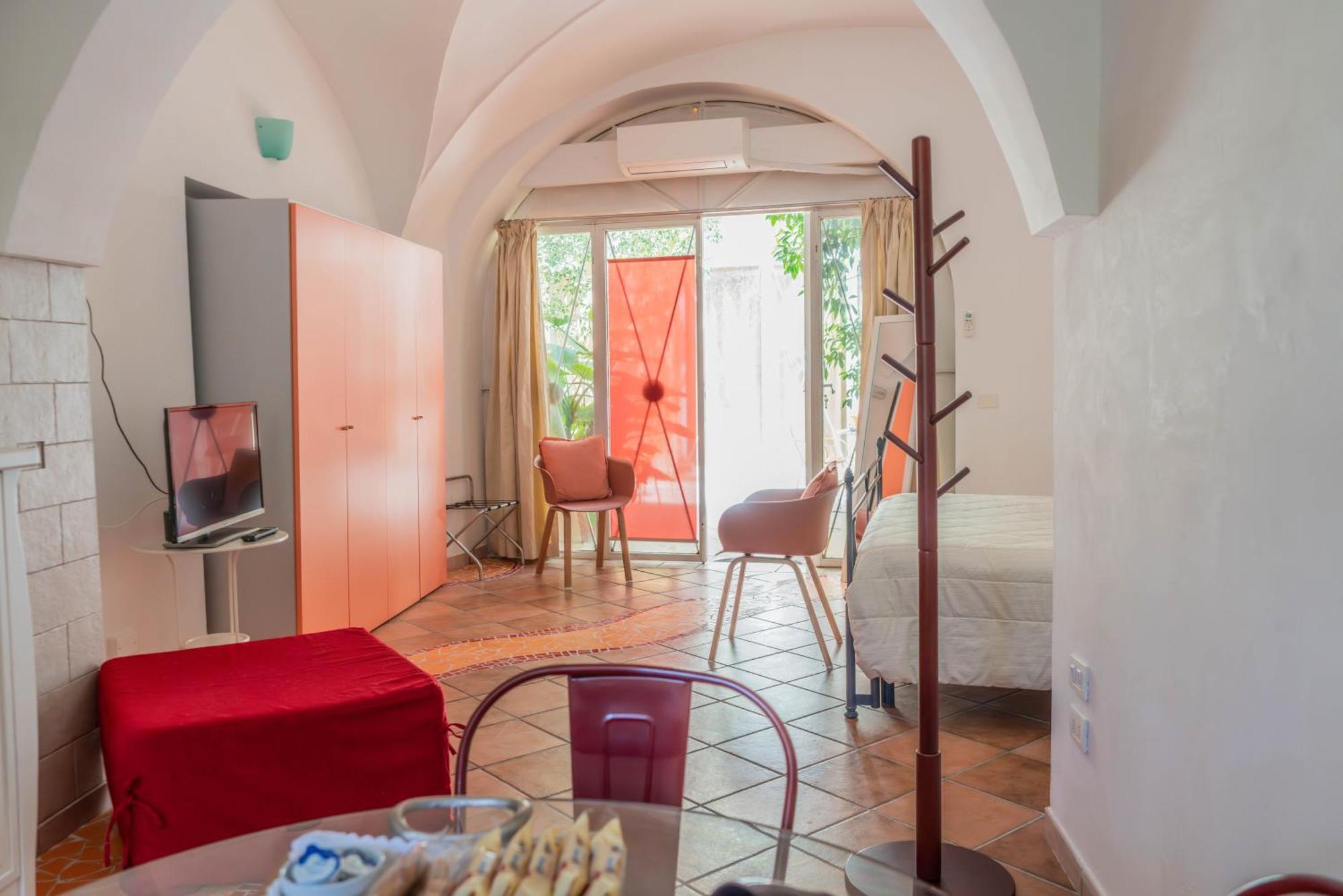 B&B Corte Dei Memoli Di Margiotta Giuseppina Lecce Eksteriør billede