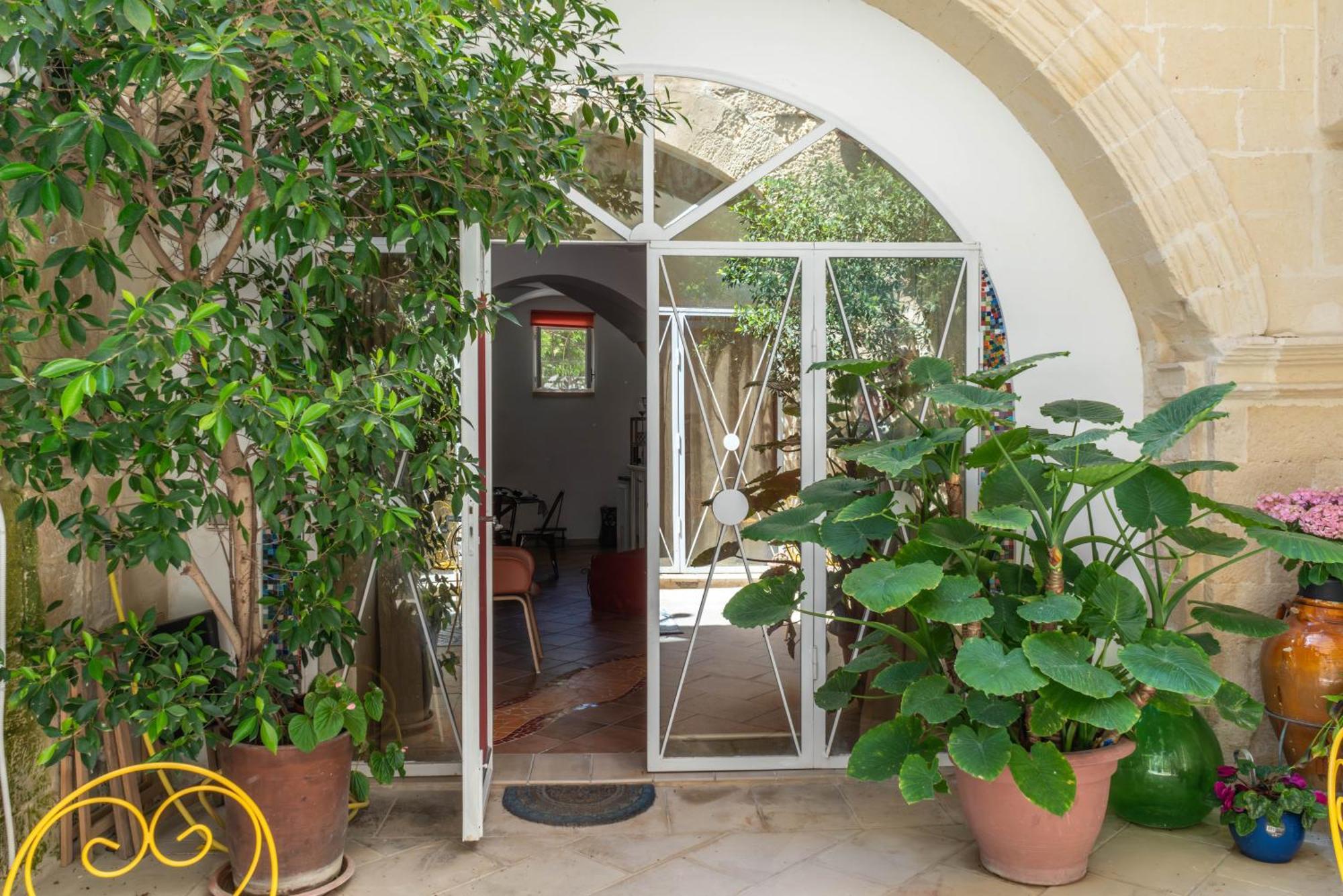 B&B Corte Dei Memoli Di Margiotta Giuseppina Lecce Eksteriør billede