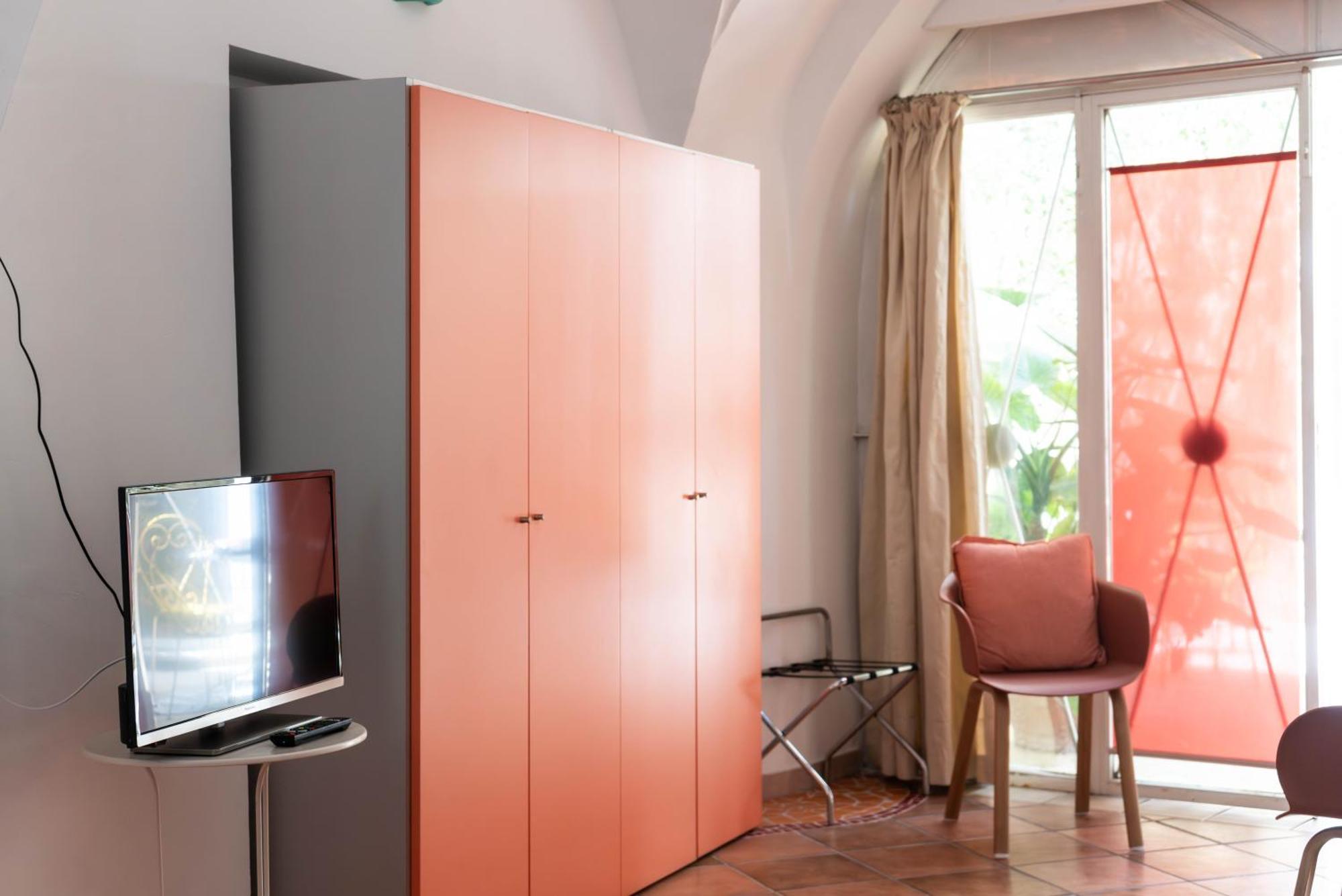 B&B Corte Dei Memoli Di Margiotta Giuseppina Lecce Eksteriør billede