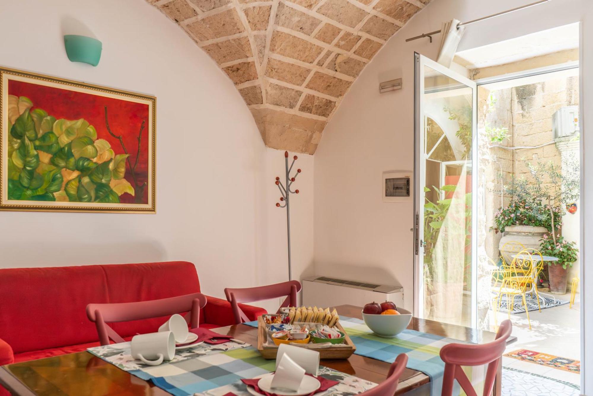 B&B Corte Dei Memoli Di Margiotta Giuseppina Lecce Eksteriør billede