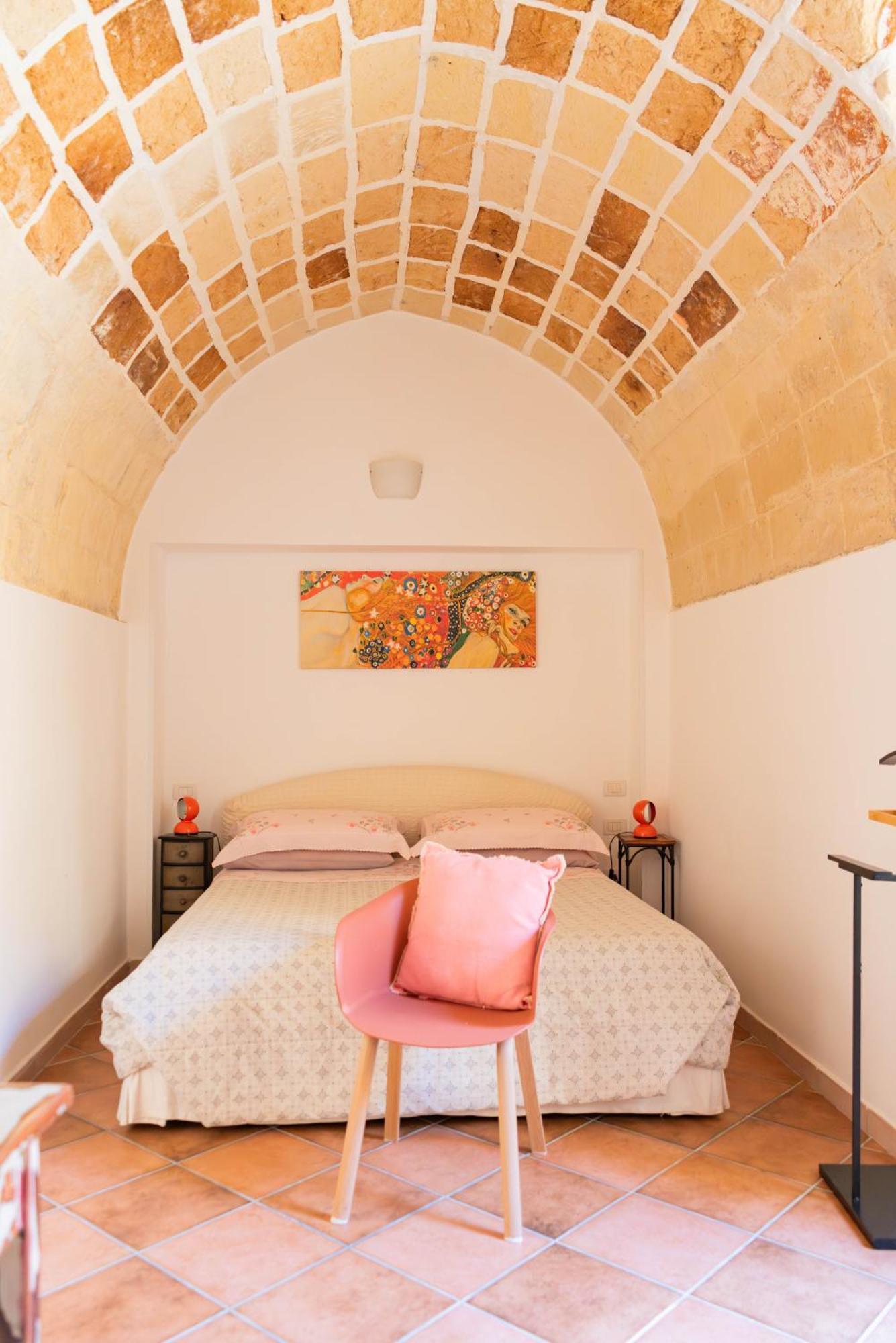 B&B Corte Dei Memoli Di Margiotta Giuseppina Lecce Eksteriør billede