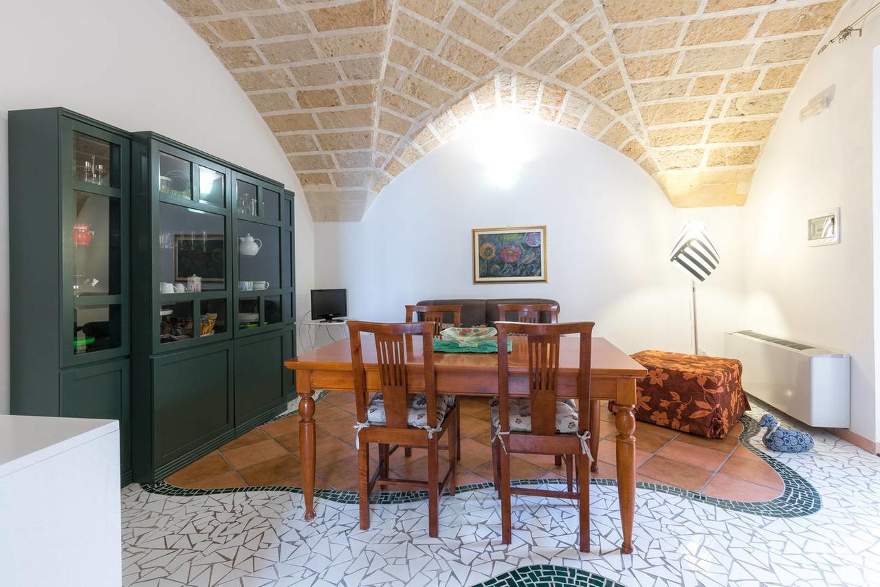 B&B Corte Dei Memoli Di Margiotta Giuseppina Lecce Eksteriør billede
