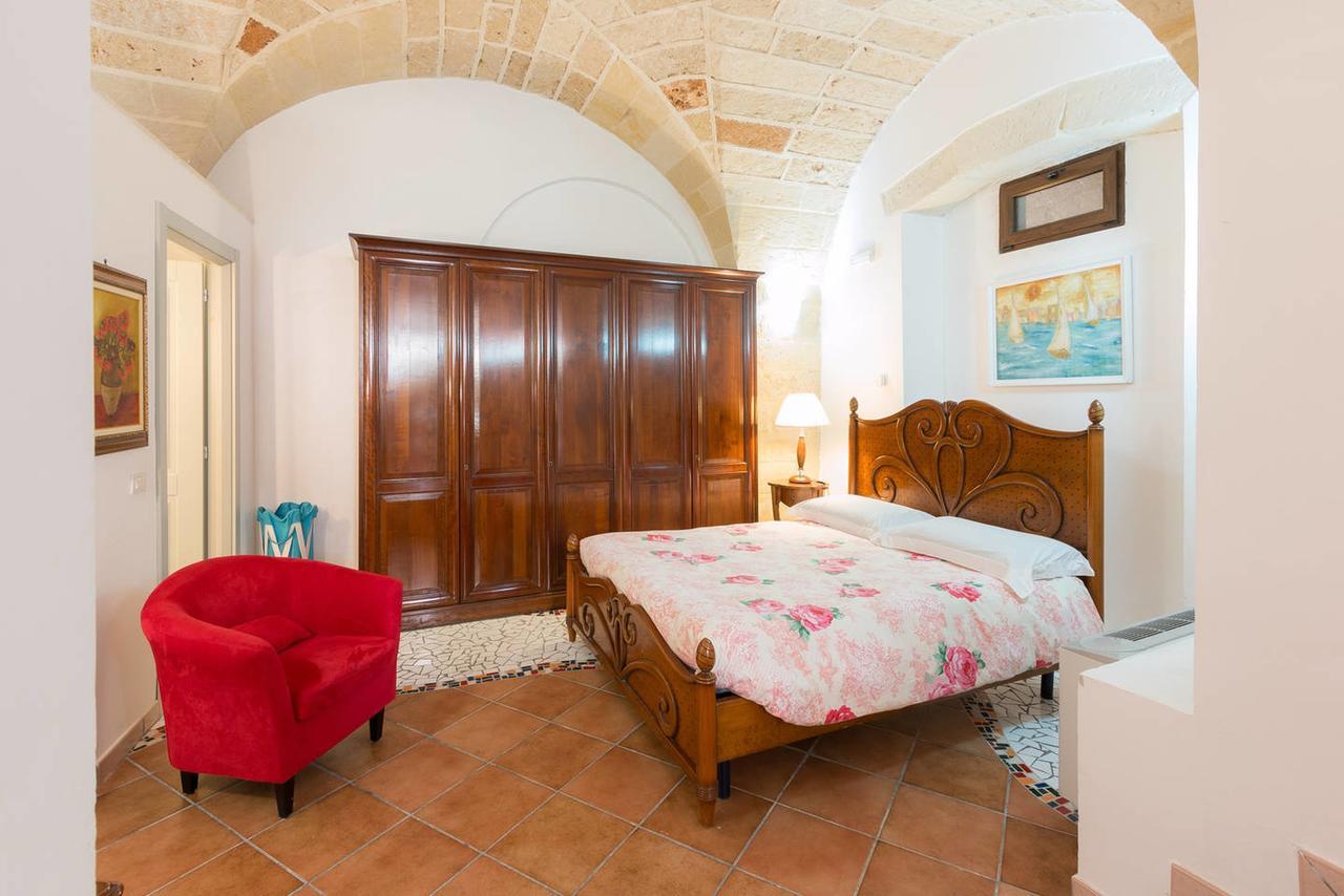 B&B Corte Dei Memoli Di Margiotta Giuseppina Lecce Eksteriør billede