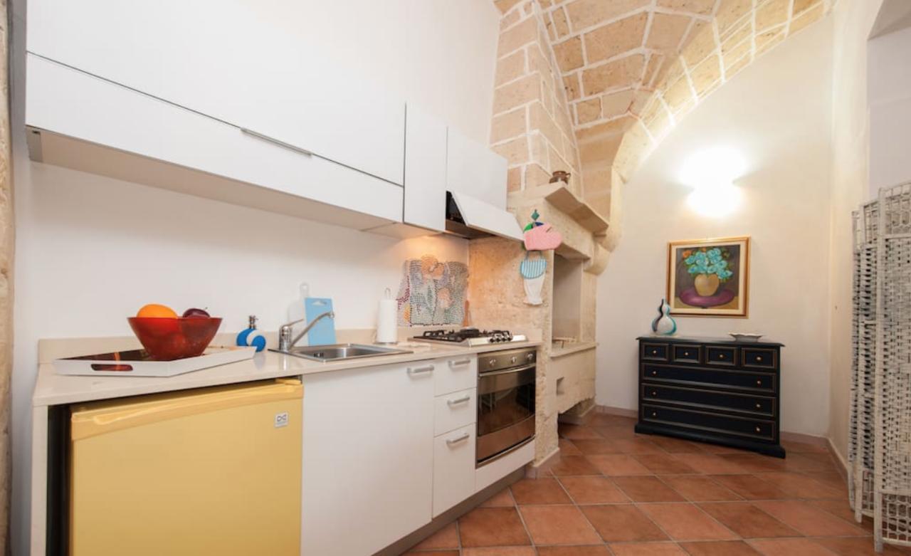 B&B Corte Dei Memoli Di Margiotta Giuseppina Lecce Eksteriør billede